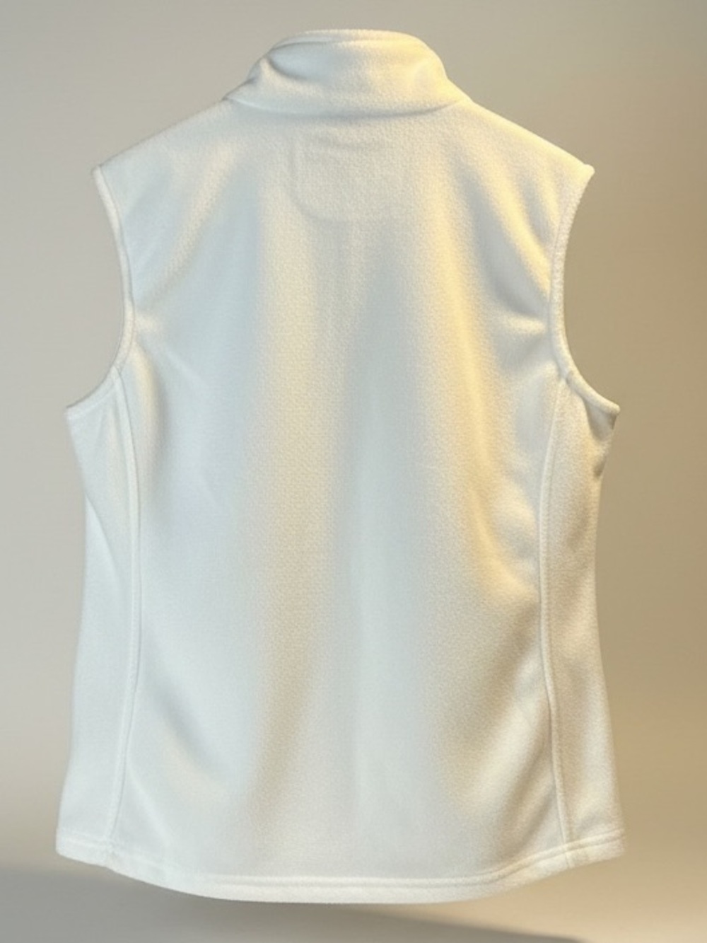 WHITE FLEECE VEST - Picture 2 of 5